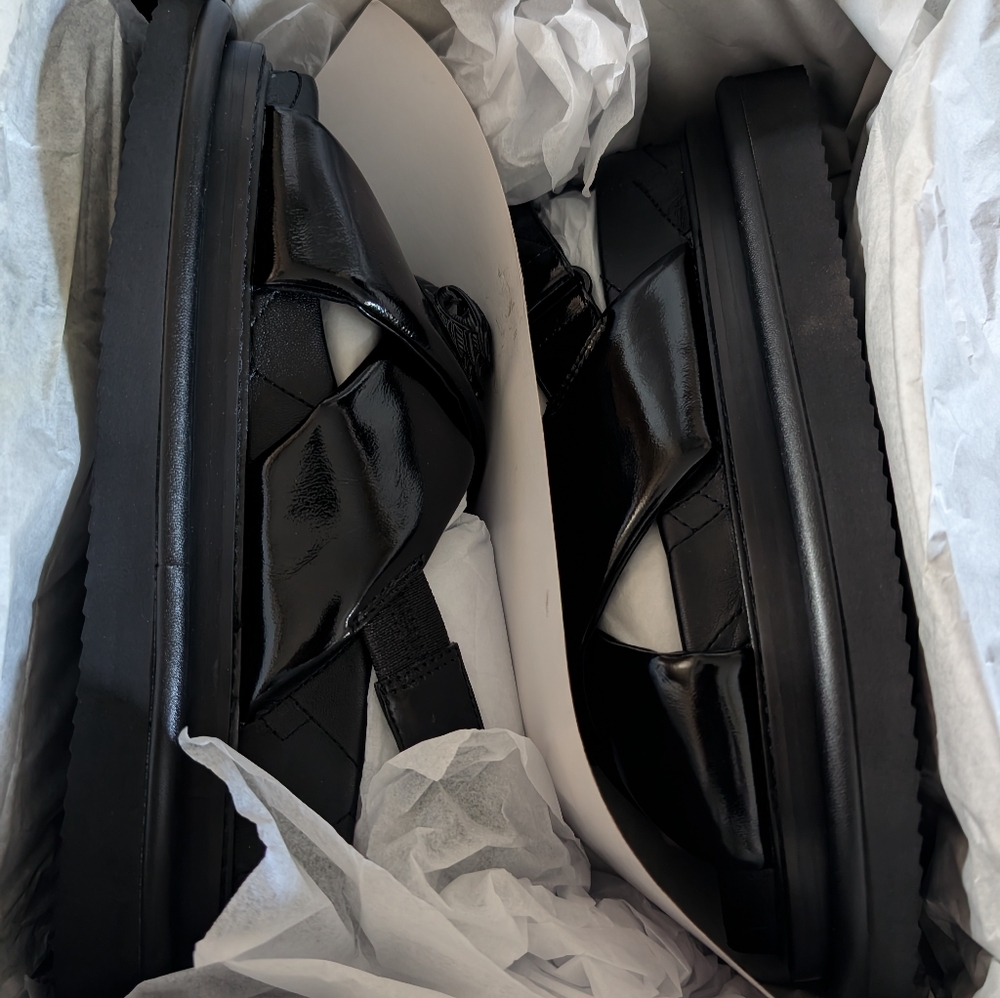 Kurt Geiger Landon Oroson Patent Cross Strap Platform Black Leather Sandal $240 - Picture 7 of 11
